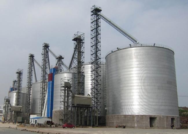 惠农大型钢板库构造参数及水泥储存质量